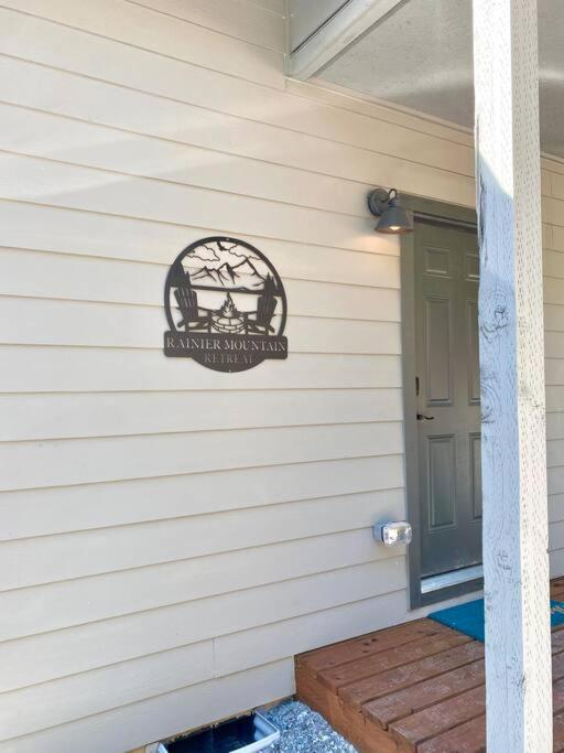 New Modern Cabin! 5Mi To Mt Rainier National Park! Hot Tub & Wifi Ashford Exterior photo