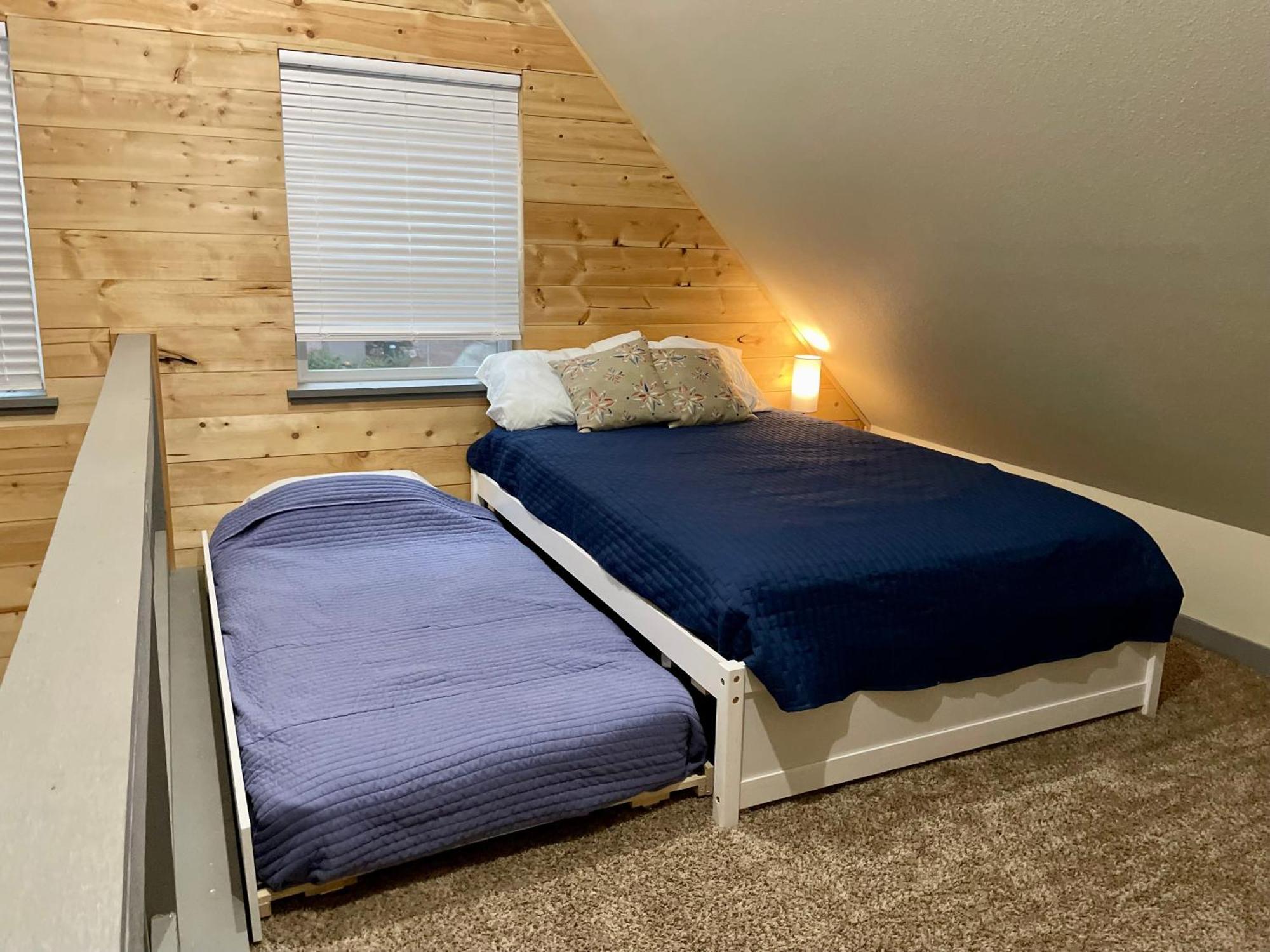 New Modern Cabin! 5Mi To Mt Rainier National Park! Hot Tub & Wifi Ashford Exterior photo